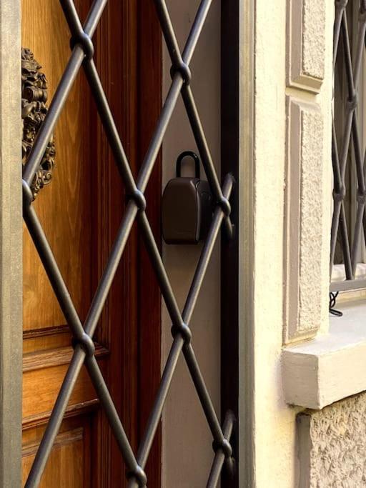 Apartamento Ground Floor Luxe Historic Studio City Centre Bolonia Exterior foto