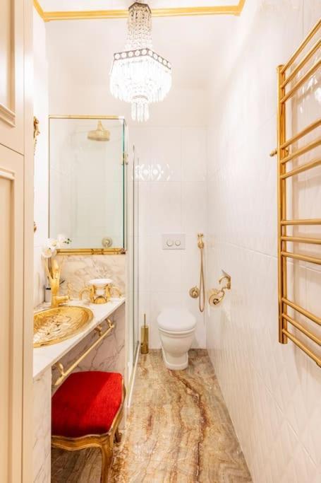 Apartamento Ground Floor Luxe Historic Studio City Centre Bolonia Exterior foto