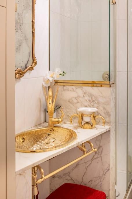 Apartamento Ground Floor Luxe Historic Studio City Centre Bolonia Exterior foto